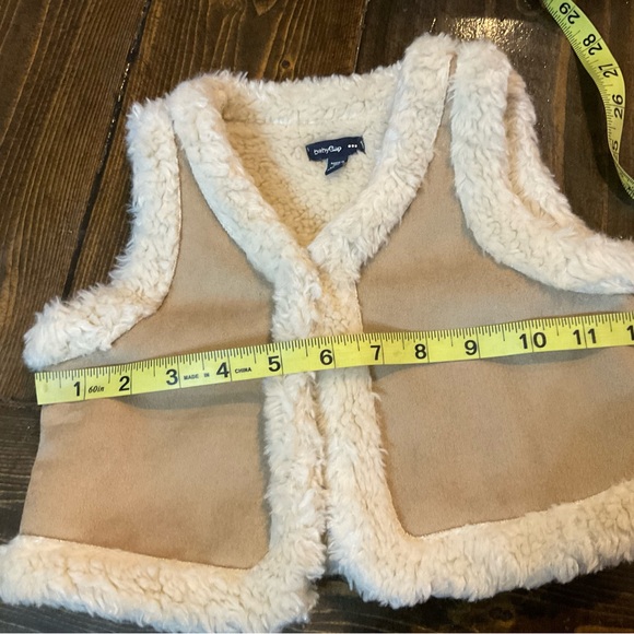 Cozy Tan & Cream Kids Vest by GAP - Picture 7 of 8